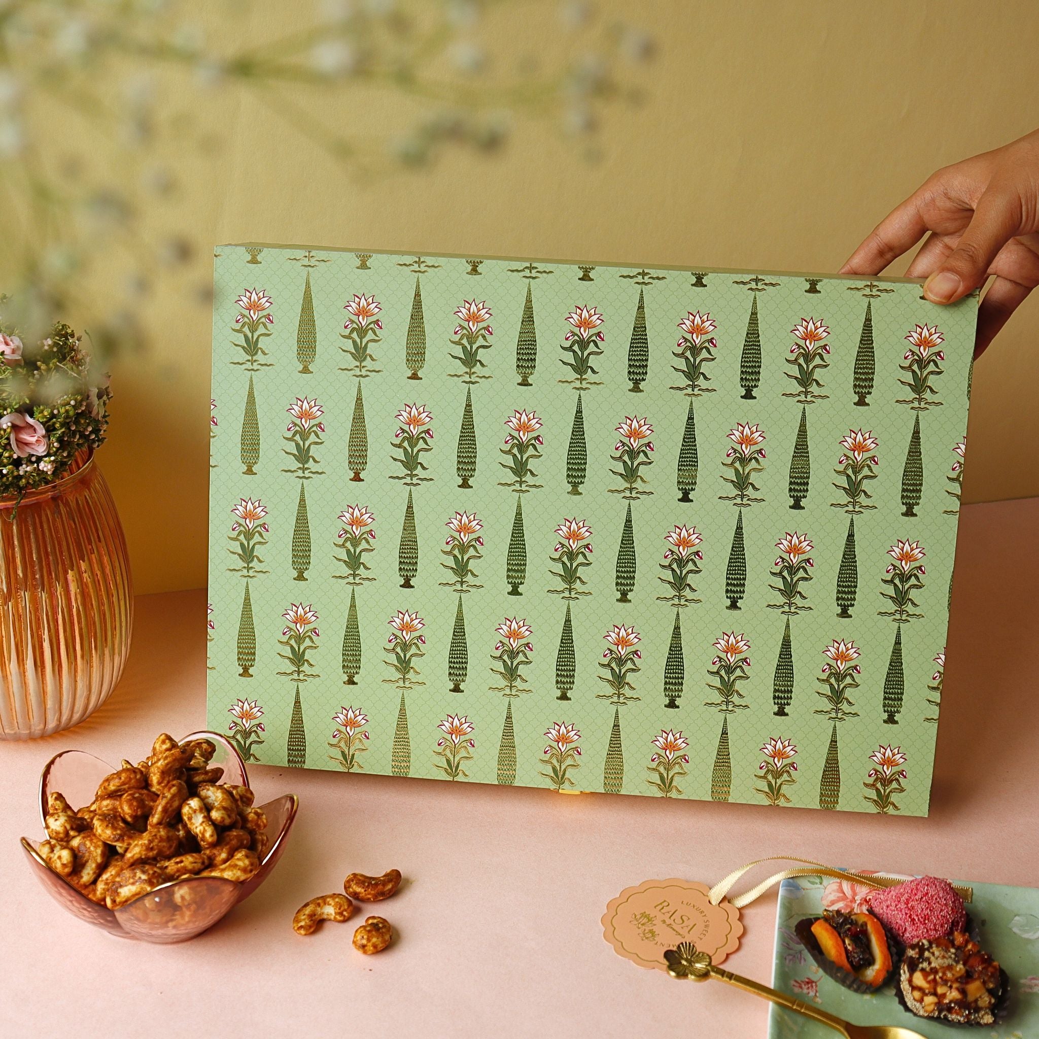 Green Chinnaar Hamper