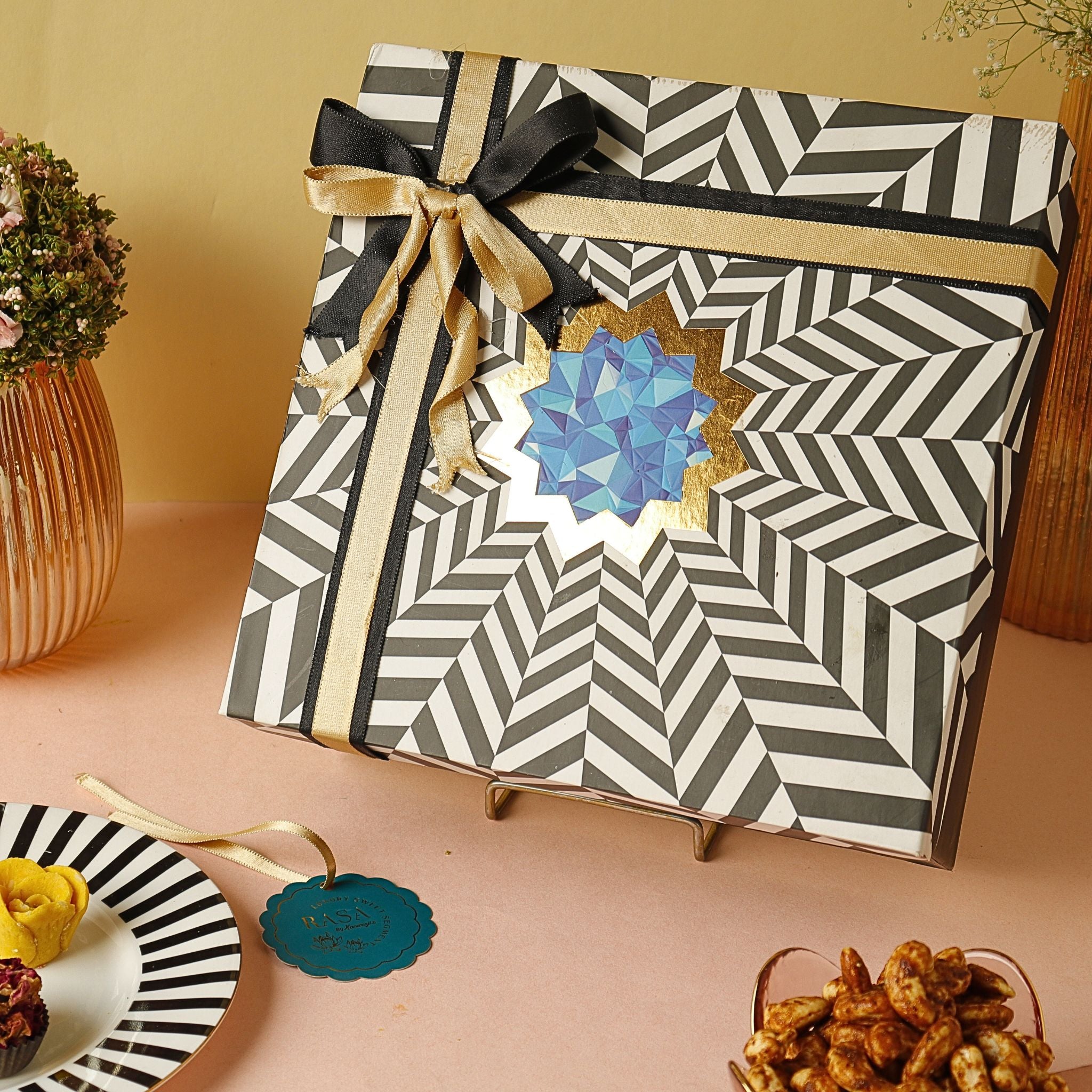3 Jar Black and White Party Hamper