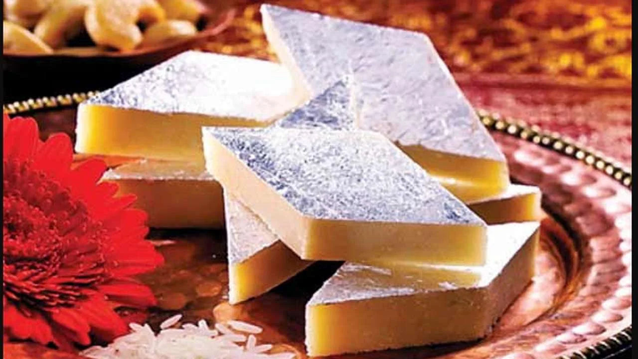Gol mathi, Dal biji, Aloo lachha, Chana Jor, Makhana, Kaju Burfi (Gift Pack Combos)