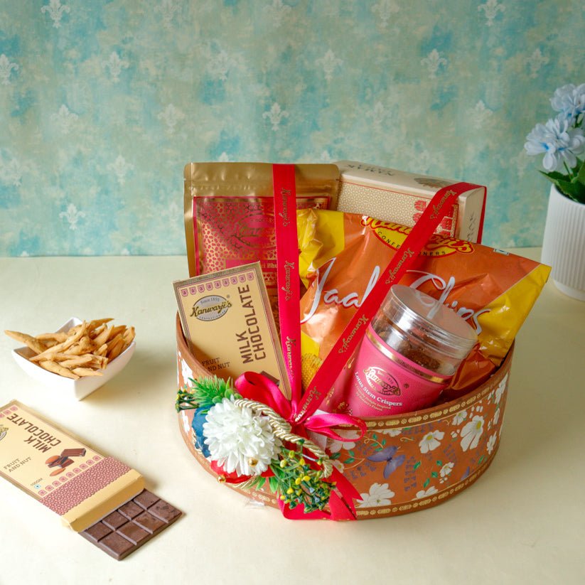 Namak Para, Jali Chips, Kamal Kakri, Milk Chocolate, Bikaneri Bhujiya (Gift Pack Combos)